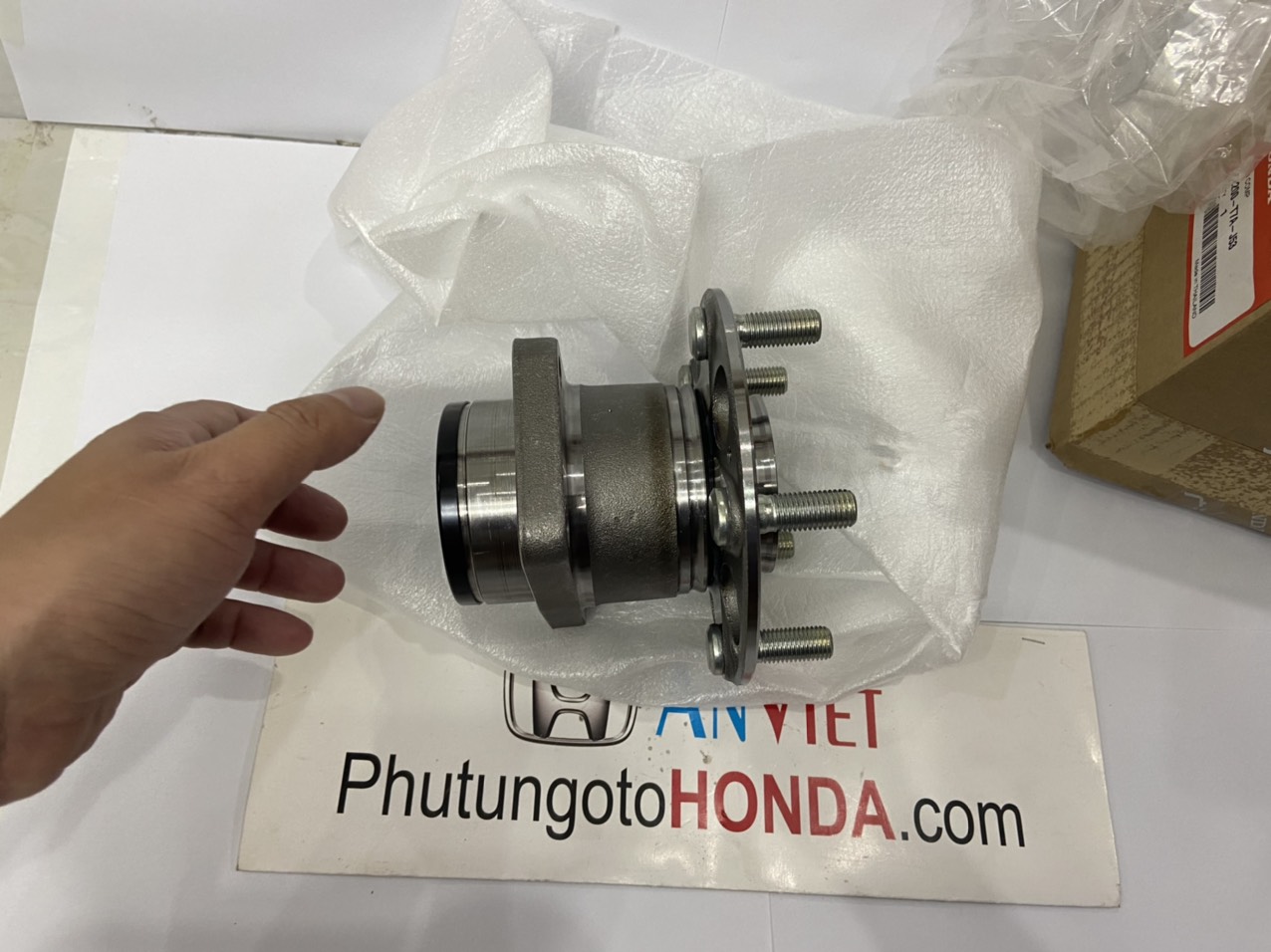 Bi moay ơ sau xe Honda HRV